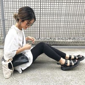 Dr Martens Women's Gryphon Brando Sandals vegan